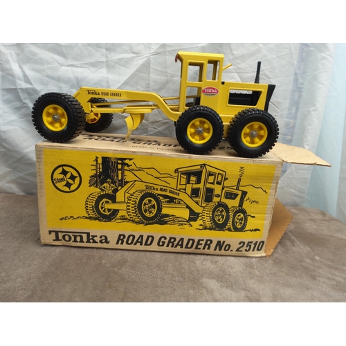 339A - Mint and Boxed Vintage Tonka road grader 2510 (unused)