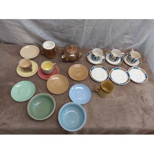 339F - Good Lot of Mid Century Studio Pottery, Ceramics etc