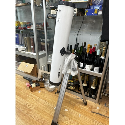 83 - Zennox 76700 Telescope