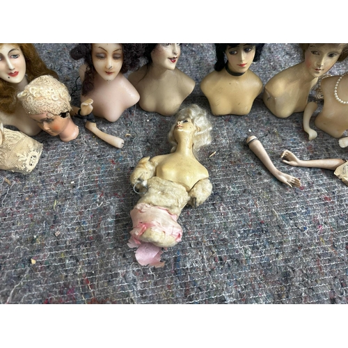 846 - Good Collection of Art Deco Half Dolls etc