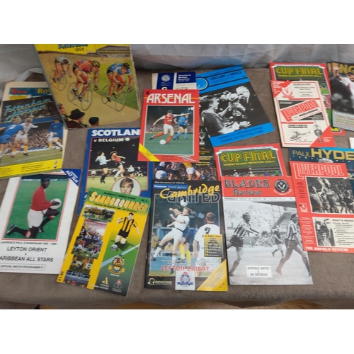 494 - Good Collection of Retro Collectors Cards incl. ?