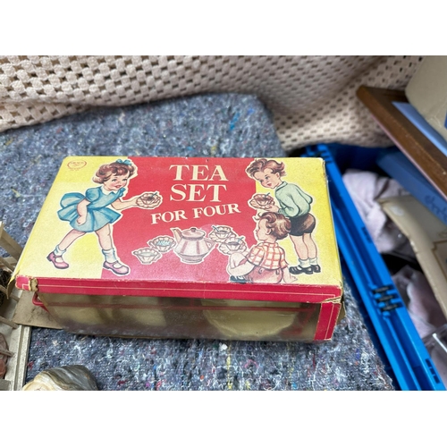 688 - Interesting Lot of Dolls House Bits etc incl. Boxed Tea for Four, Cleaning Set, Dolls, Ceramic Heads... 