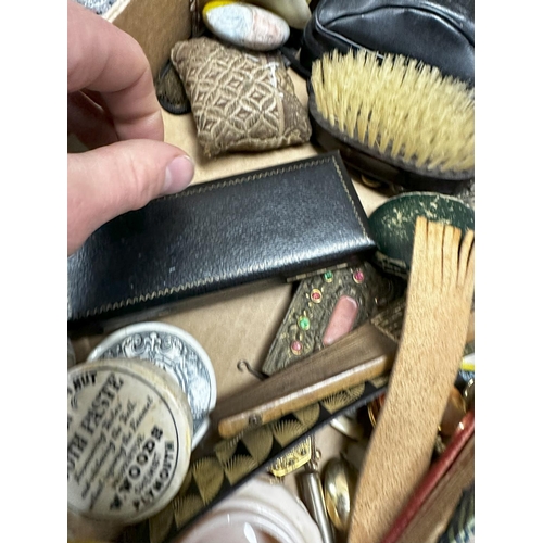 864 - Interesting Mixed Lot of Smalls and Nik Naks to include Vintage/Antique Jewellery Boxes, Pot Lids et... 