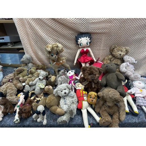 873 - Good Lot of Soft Toys/Dolls incl. Betty Boop