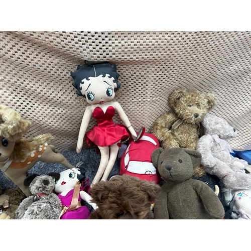 873 - Good Lot of Soft Toys/Dolls incl. Betty Boop