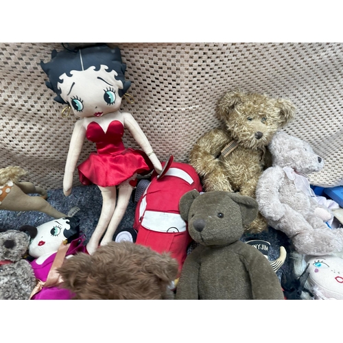 873 - Good Lot of Soft Toys/Dolls incl. Betty Boop