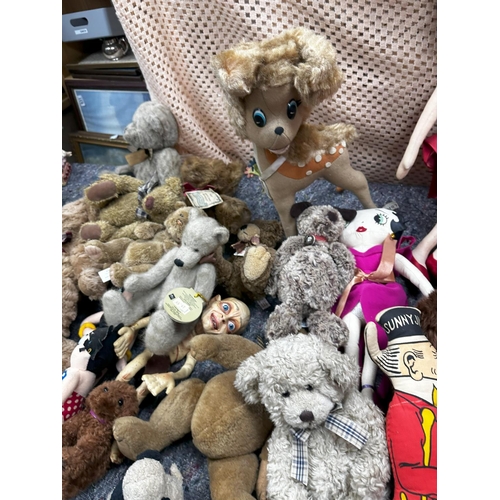 873 - Good Lot of Soft Toys/Dolls incl. Betty Boop