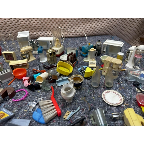 875 - Lot of Dolls House Miniatures etc incl Sindy