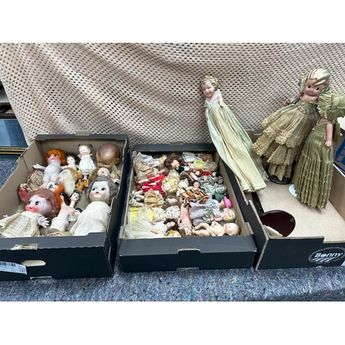 876 - Large Collection of Vintage & Antique Dolls