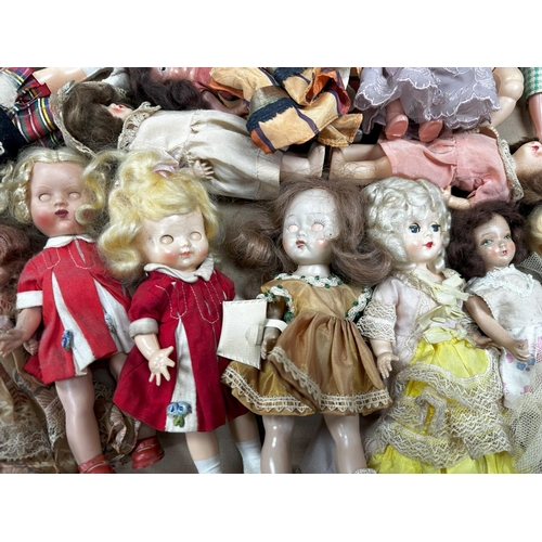 876 - Large Collection of Vintage & Antique Dolls