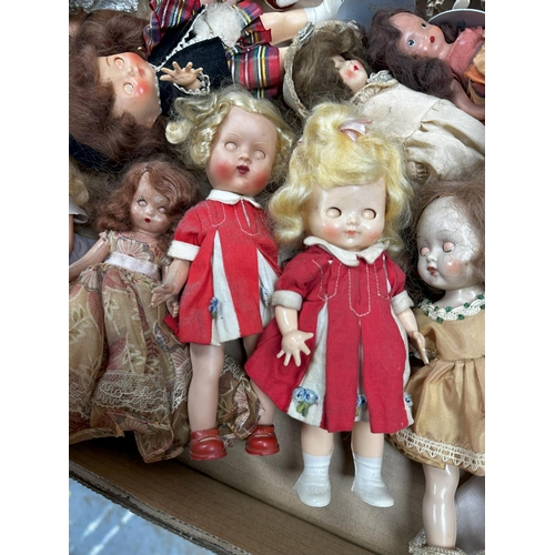 876 - Large Collection of Vintage & Antique Dolls