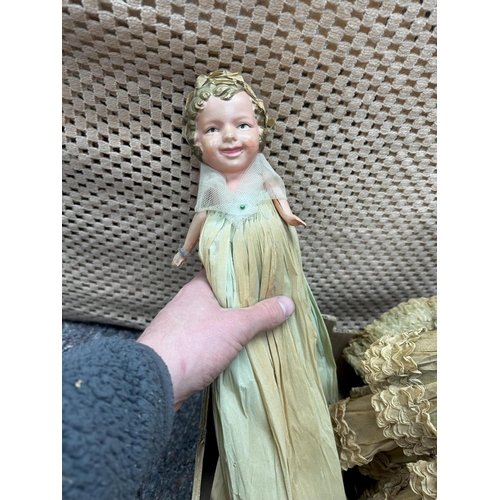 876 - Large Collection of Vintage & Antique Dolls