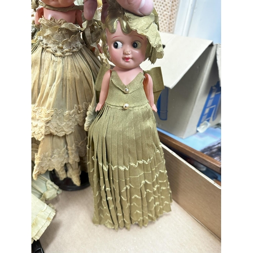 876 - Large Collection of Vintage & Antique Dolls