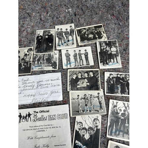 879 - Good Collection of Beatles Bubble Gum Cards etc