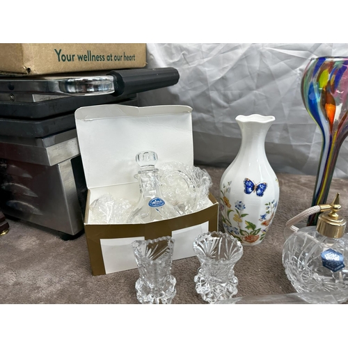 902 - Good Lot of Glass, Crystal & Other Interesting Items