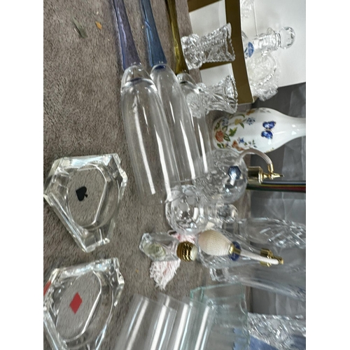 902 - Good Lot of Glass, Crystal & Other Interesting Items