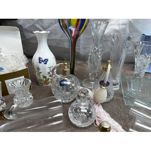 902 - Good Lot of Glass, Crystal & Other Interesting Items