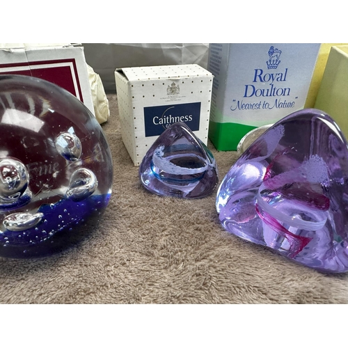 923 - Good Lot of Various Glass Paperweights incl.Caithness Pebble x2, Perfume Bottle etc