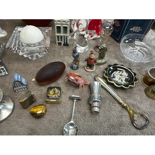 931 - Good Mixed Lot to Include Glass, Figurines etc