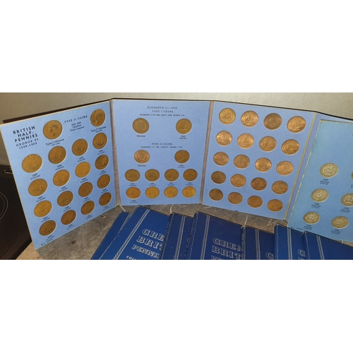 43 - A old collection of coins including British and World - Includes Silver Coins, Complete sets, loose ... 