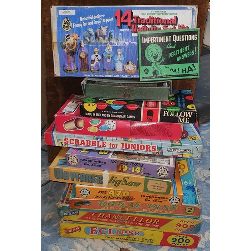 125 - Selection of vintage games & puzzles etc