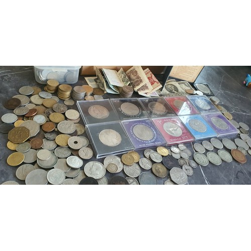 161 - Collection of old coins etc - World and British including some silver, BankNotes, Peace Dollar, 1900... 