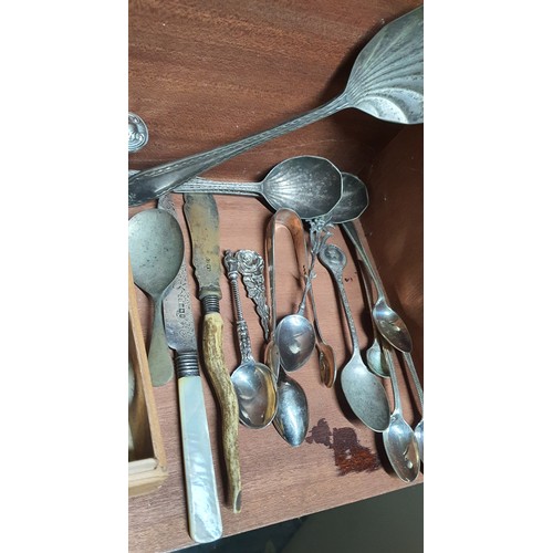 173 - Nice selection of vintage cutlery Inc Silver / Plate etc.