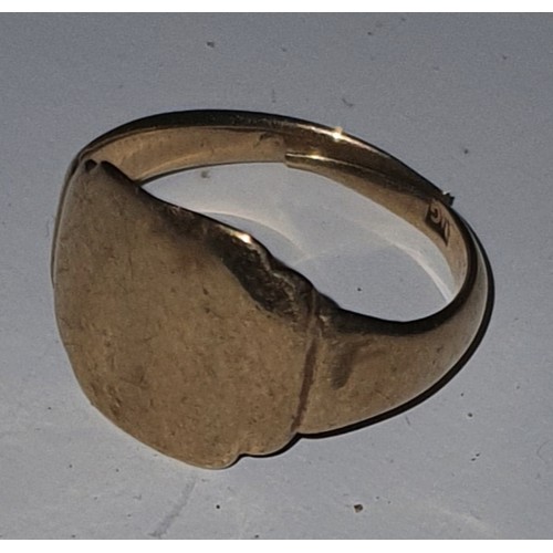 68 - 9ct gold ring