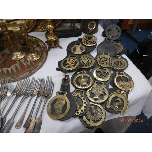 908 - Good Collection of Brass Items from a Pub Closure