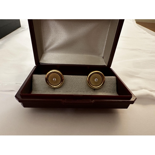 13 - Pair of Gents 14k Gold & Diamond Cufflinks 11g