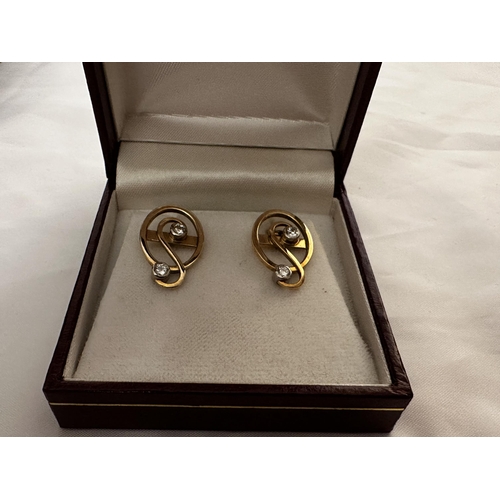 14 - Gents Yellow Metal and Diamond (Total approx 0.5ct) Cufflinks (9g)