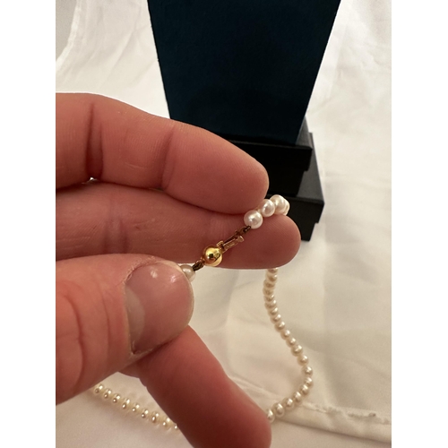 18 - 9ct Gold Clasp Pearl Necklace