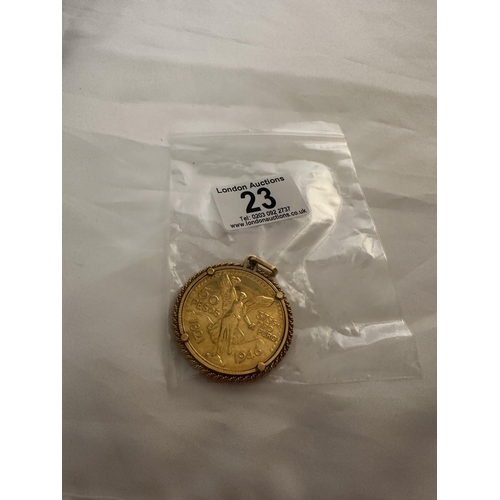 23 - 1946 50 Peso Gold Coin in a Yellow Gold Mount (Coin & Mount 54g) coin is 41.67g of .900 Gold