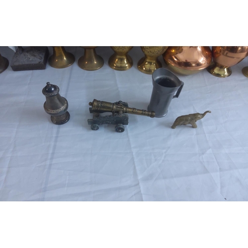 510 - Lot of Copper & Brass Items from Pub Closure