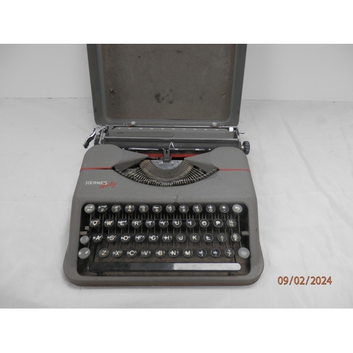 875 - Vintage Hermes Baby Typewriter