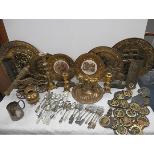 908 - Good Collection of Brass Items from a Pub Closure