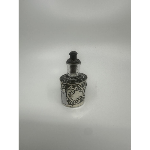 250 - Early 20th Century Silver Cased Gentleman's Bottle AWP Birmingham