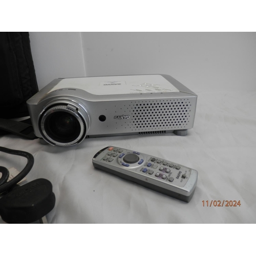 191 - Sanyo PLC-XU86 Projector in a case with a motorised Screen