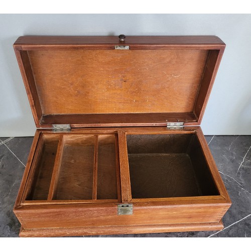 87 - A good quality antique wooden box