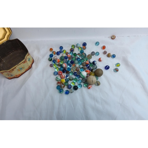 714 - Good Collection of Antique and Vintage Marbles