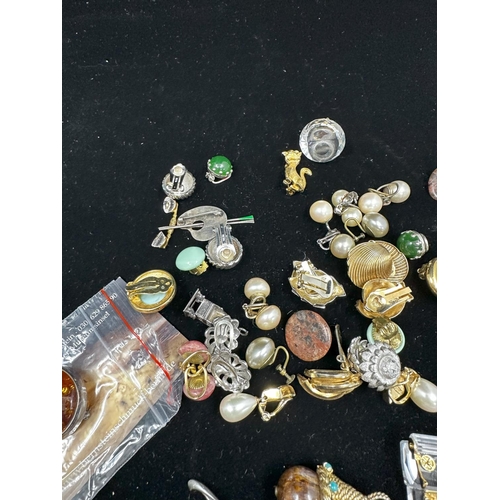 267 - Lot of Vintage Clip on Earrings etc plus a Silver and Amber Brooch etc