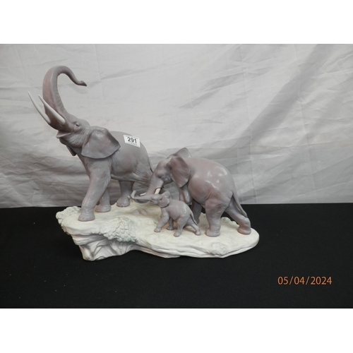 291 - Lladro Figurine: Family of Elephants