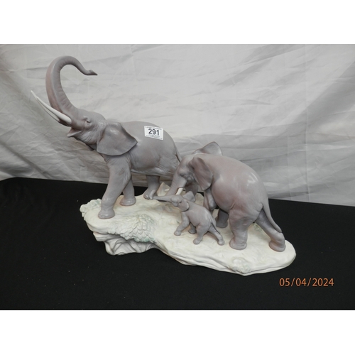 291 - Lladro Figurine: Family of Elephants