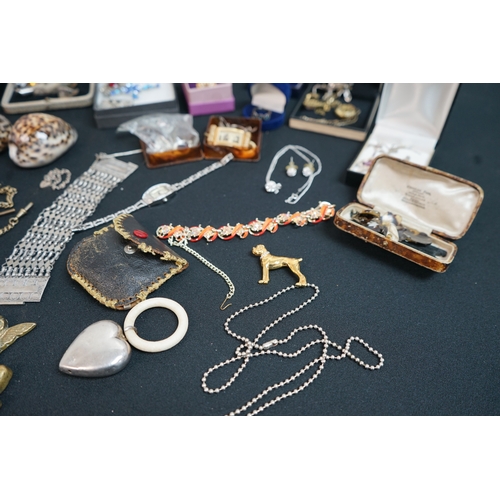 334 - Good Tray of Jewellery to include Silver