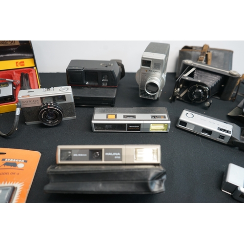 406 - Good Mixed Lot of Vintage Cameras