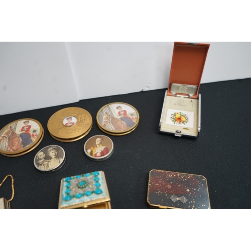 418 - Collection of Vintage Compacts etc