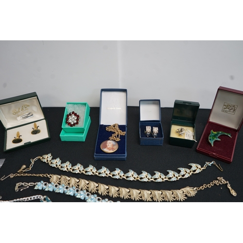 421 - Mixed lot of Jewellery