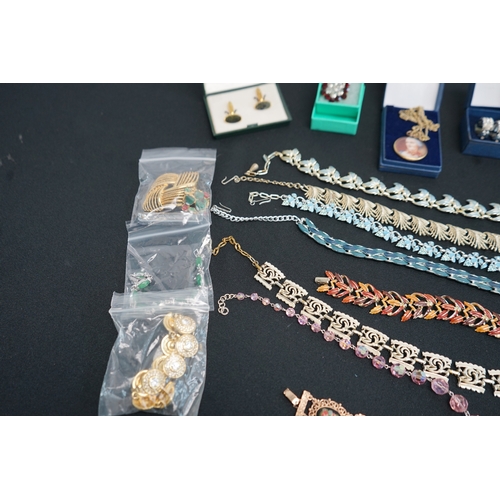 421 - Mixed lot of Jewellery