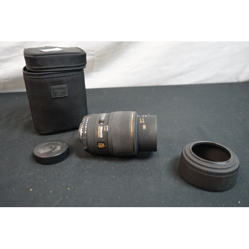 63 - Sigma 105mm 1:2:8 DG macro Camera Lens