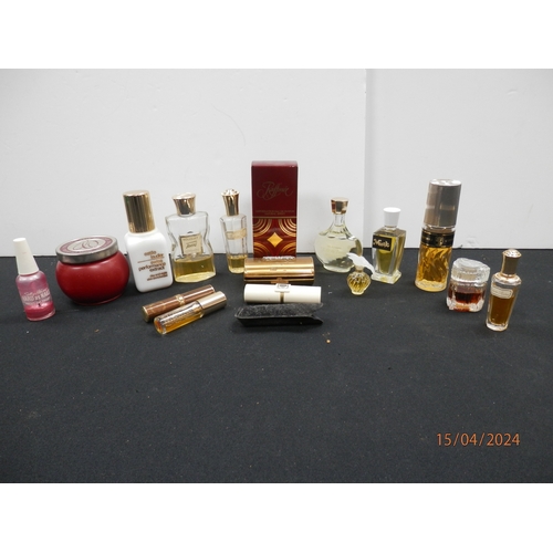 1262 - Good collection of vintage perfumes